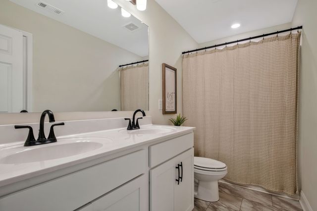 709 Hahn Ct, Lebanon, TN 37087