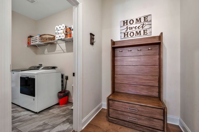 709 Hahn Ct, Lebanon, TN 37087