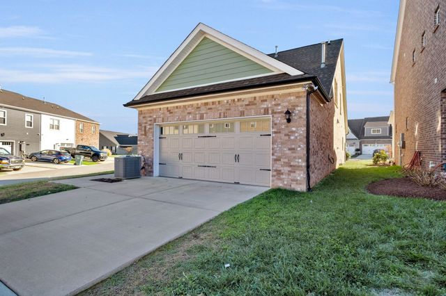 709 Hahn Ct, Lebanon, TN 37087