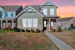 709 Hahn Ct, Lebanon, TN 37087