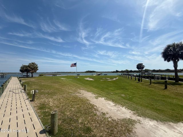 650 Cedar Point Boulevard G4, Cedar Point, NC 28584