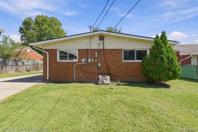 35531 N Little Mack Avenue, Clinton Township, MI 48035