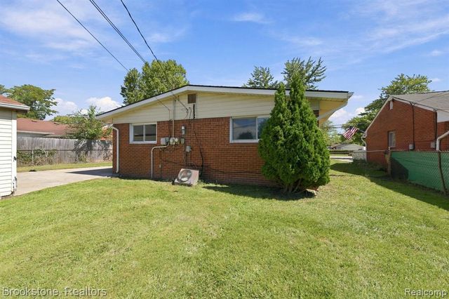 35531 N Little Mack Avenue, Clinton Township, MI 48035