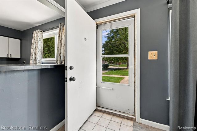 35531 N Little Mack Avenue, Clinton Township, MI 48035