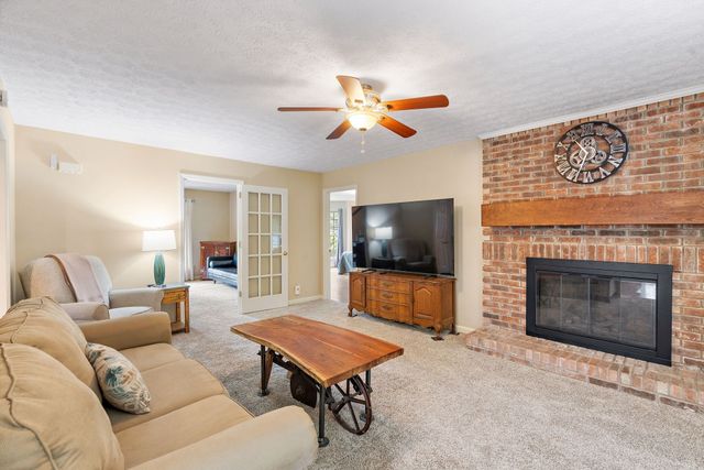 404 Southwinds Dr, Hermitage, TN 37076