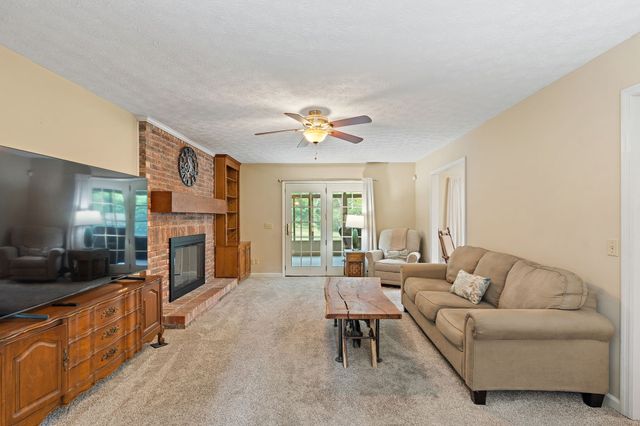 404 Southwinds Dr, Hermitage, TN 37076