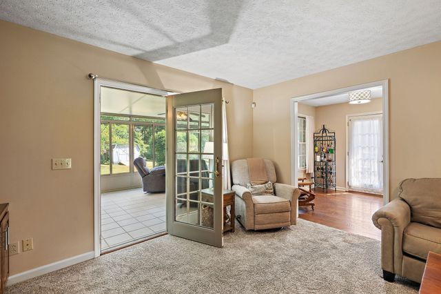 404 Southwinds Dr, Hermitage, TN 37076