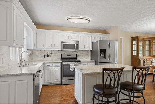 404 Southwinds Dr, Hermitage, TN 37076