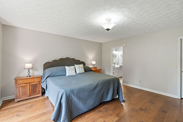 404 Southwinds Dr, Hermitage, TN 37076