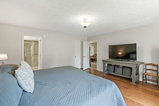 404 Southwinds Dr, Hermitage, TN 37076