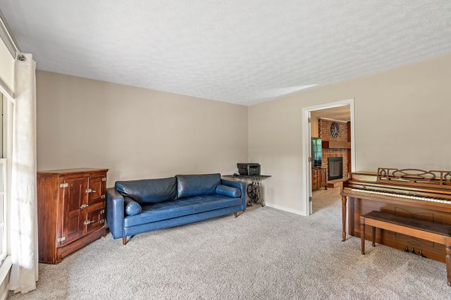 404 Southwinds Dr, Hermitage, TN 37076