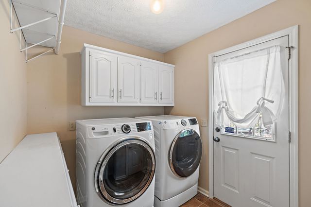 404 Southwinds Dr, Hermitage, TN 37076