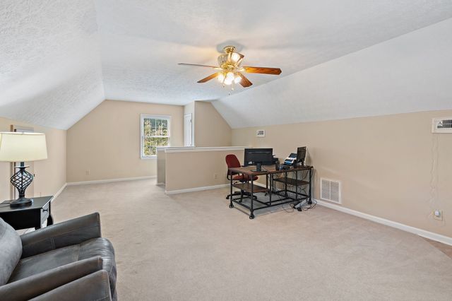 404 Southwinds Dr, Hermitage, TN 37076