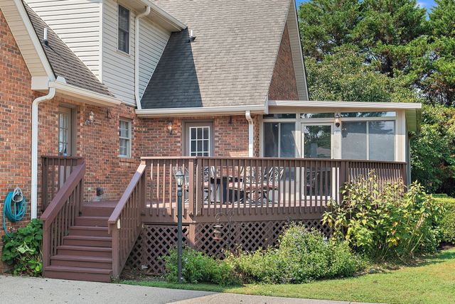 404 Southwinds Dr, Hermitage, TN 37076