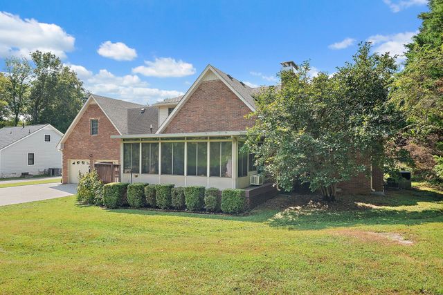 404 Southwinds Dr, Hermitage, TN 37076