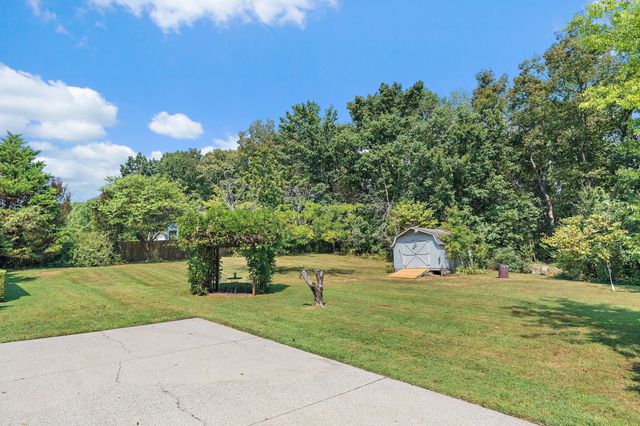 404 Southwinds Dr, Hermitage, TN 37076