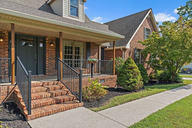 404 Southwinds Dr, Hermitage, TN 37076