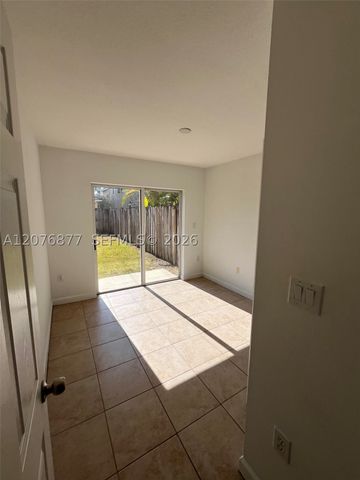 14041 SW 155th Ct, Miami, FL 33196
