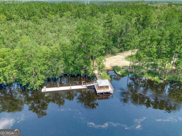 386 Shoreline Drive, Kingsland, GA 31548