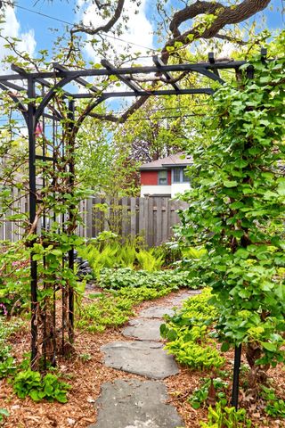 2840 44th Avenue S, Minneapolis, MN 55406