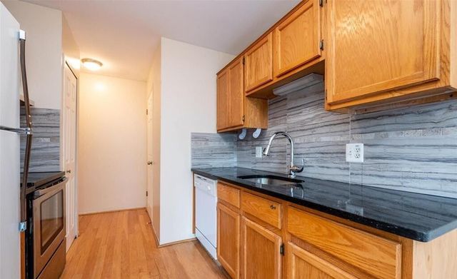 22363 Peachtree, Novi, MI 48375