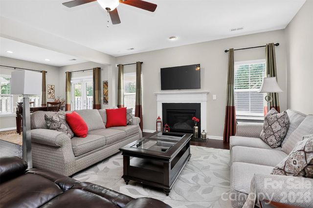 5409 Poplar Knoll Drive, Matthews, NC 28105