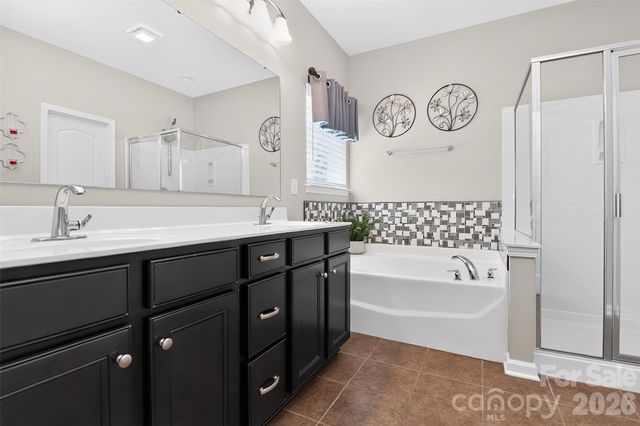 5409 Poplar Knoll Drive, Matthews, NC 28105