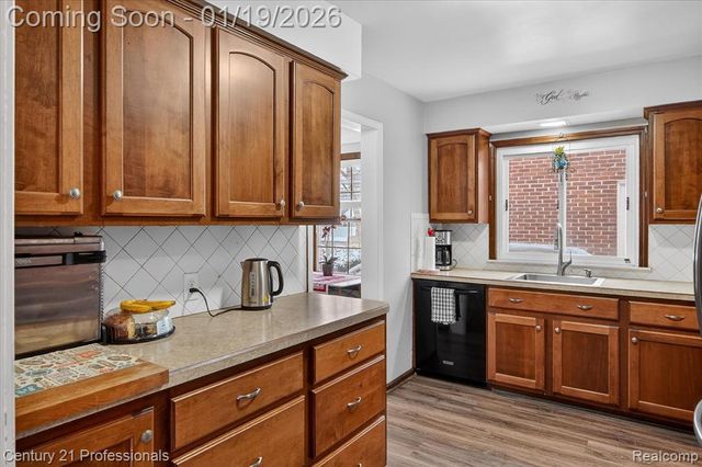 13651 Castle Street, Southgate, MI 48195