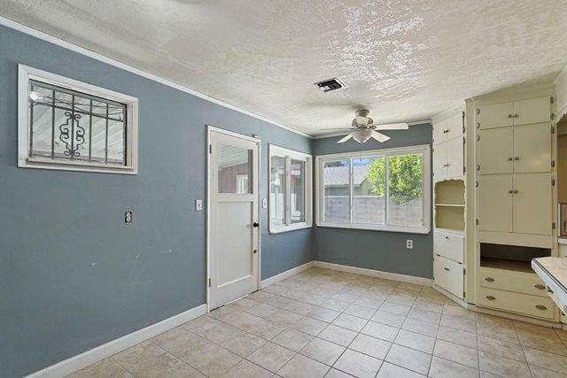 3805 Bonnie Ln, Stockton, CA 95204