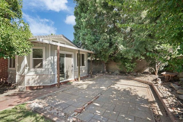 3805 Bonnie Ln, Stockton, CA 95204