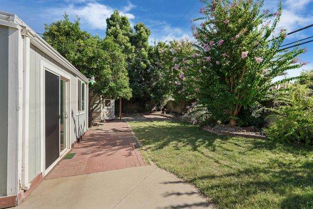 3805 Bonnie Ln, Stockton, CA 95204