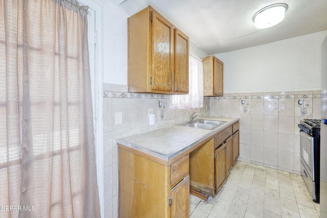 10125 RACOON Drive, El Paso, TX 79924
