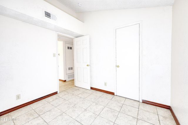 10125 RACOON Drive, El Paso, TX 79924