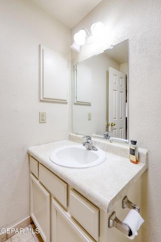 10125 RACOON Drive, El Paso, TX 79924