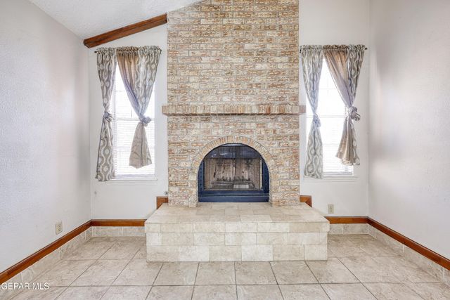 10125 RACOON Drive, El Paso, TX 79924