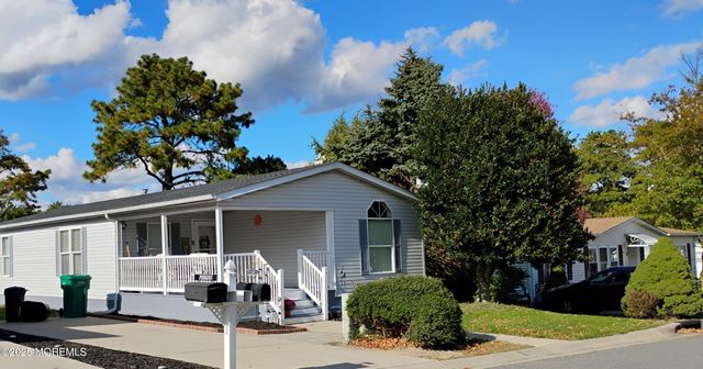 26 Pine Ridge Boulevard, Whiting, NJ 08759