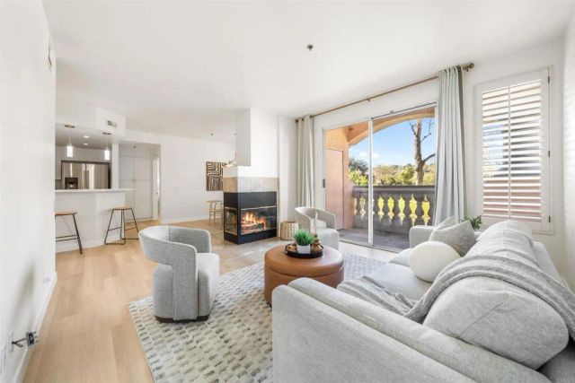 680 CAMINO DE LA REINA 2112, San Diego, CA 92108