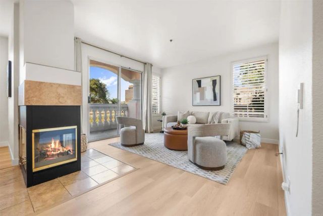 680 CAMINO DE LA REINA 2112, San Diego, CA 92108