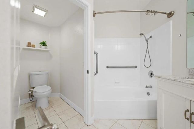 680 CAMINO DE LA REINA 2112, San Diego, CA 92108