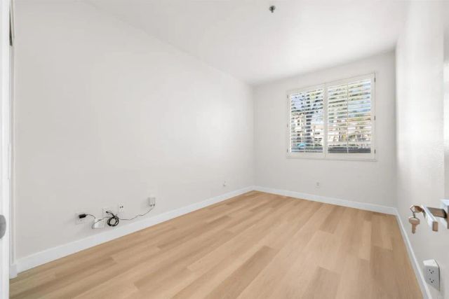 680 CAMINO DE LA REINA 2112, San Diego, CA 92108