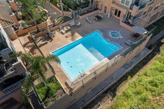 680 CAMINO DE LA REINA 2112, San Diego, CA 92108