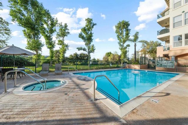 680 CAMINO DE LA REINA 2112, San Diego, CA 92108