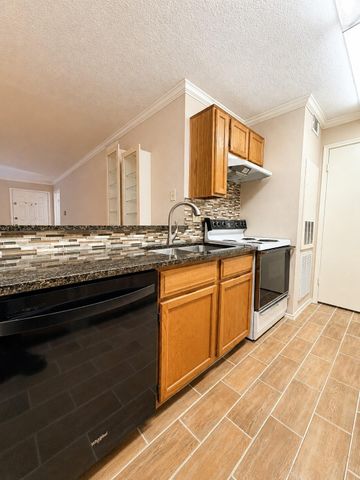 10613 Braes Bend Drive 10613C, Houston, TX 77071