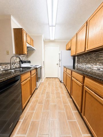 10613 Braes Bend Drive 10613C, Houston, TX 77071
