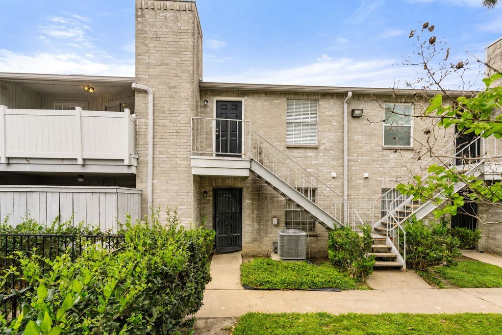 10613 Braes Bend Drive 10613C, Houston, TX 77071
