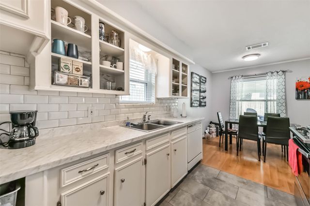 3205 Brookhurst Lane, Deer Park, TX 77536