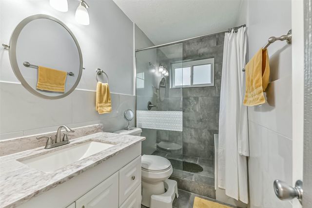 3205 Brookhurst Lane, Deer Park, TX 77536