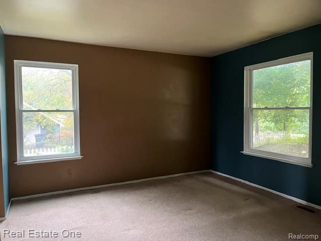 2820 S Commerce Road, Commerce Twp, MI 48390