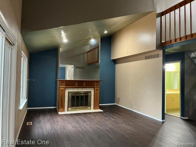 2820 S Commerce Road, Commerce Twp, MI 48390