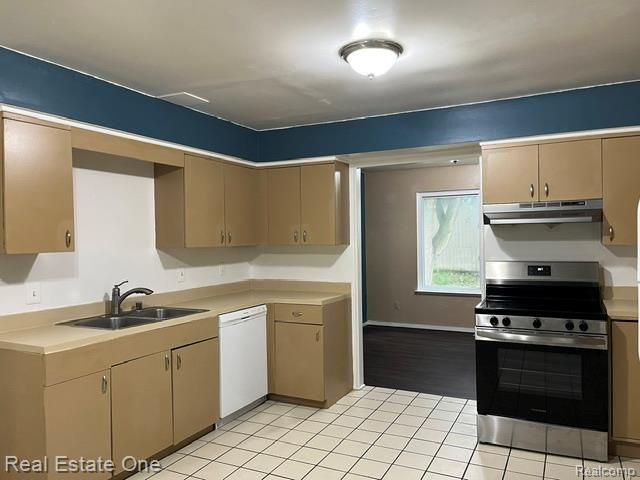 2820 S Commerce Road, Commerce Twp, MI 48390